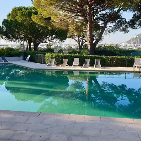 Garden And Sea View Cannes Apartment