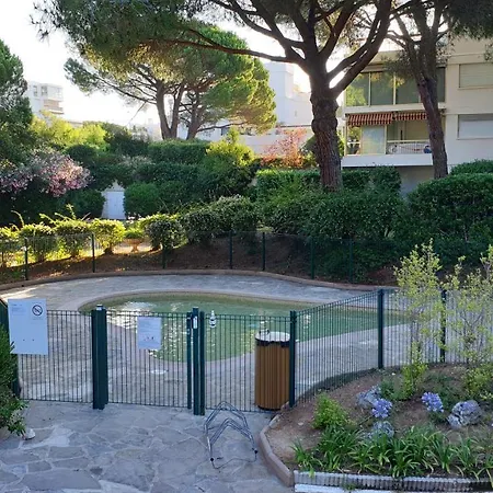 Garden And Sea View Cannes Apartment *