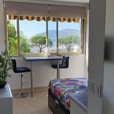 アパート Garden And Sea View Cannes
