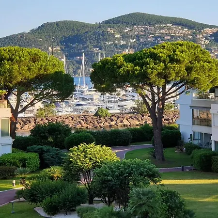 Garden And Sea View Cannes Apartment *