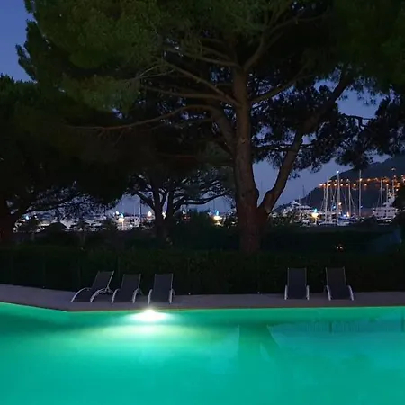 Garden And Sea View Cannes Apartment